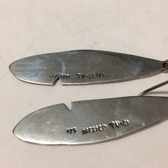 feather fish hooks earrings - Picture 5 of 6